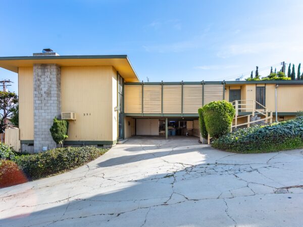 DUPLEX  EXTERIOR
