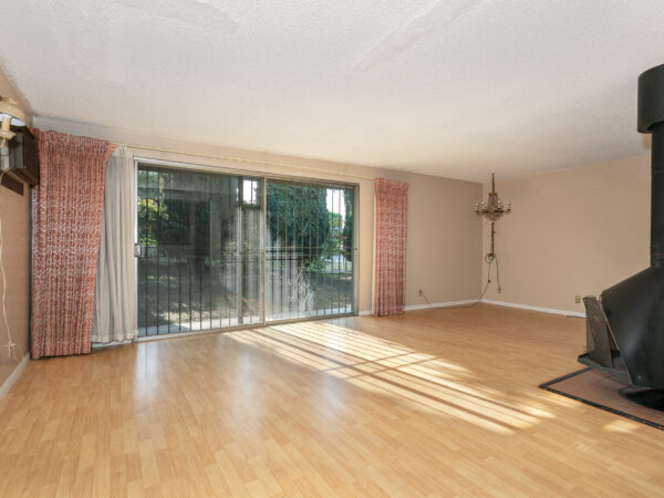 UNIT#B-Living Room3